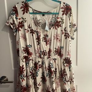 NWT Torrid Ivory Red Floral Short Sleeve Dress